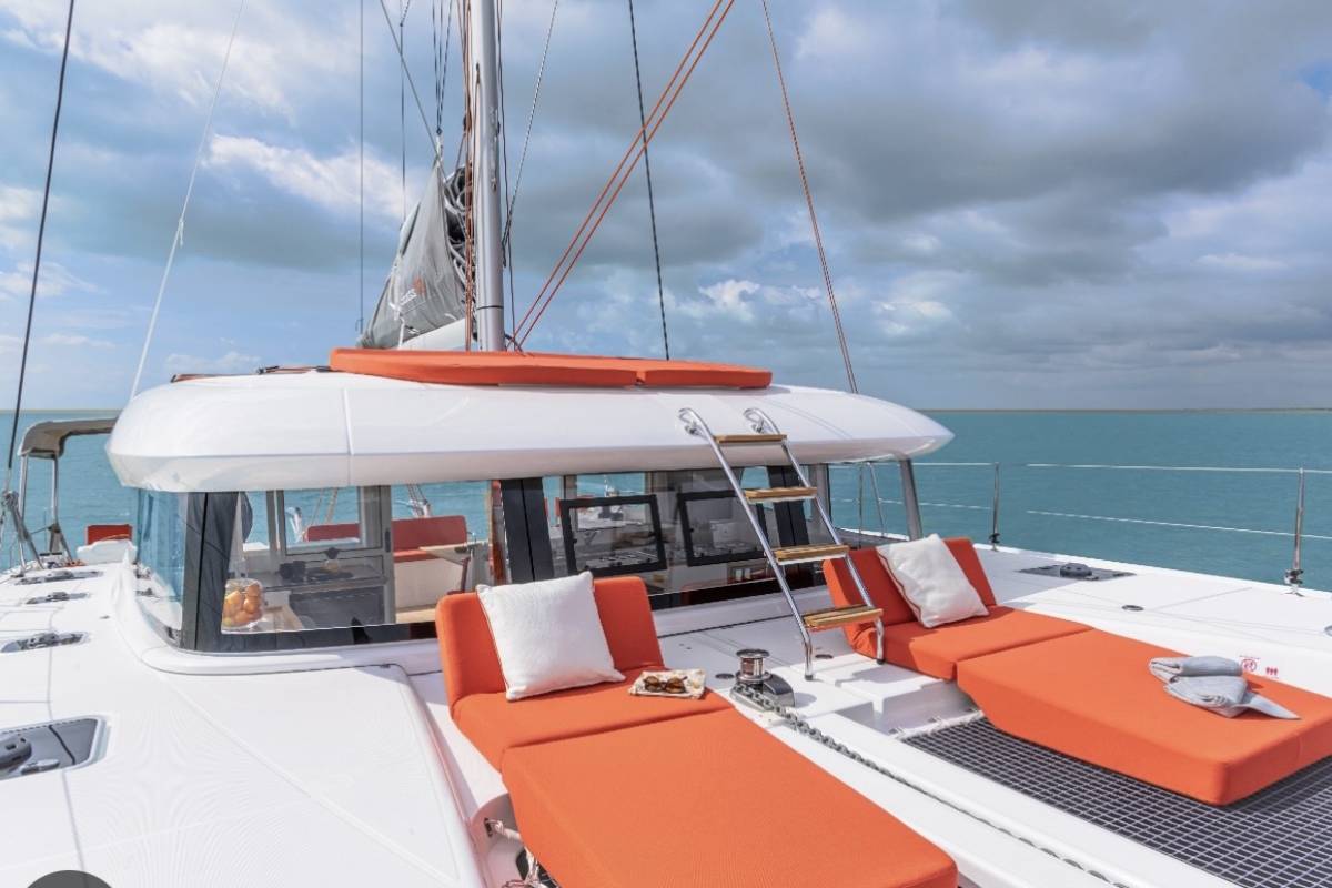 CATAMARANO EXCESS 12
