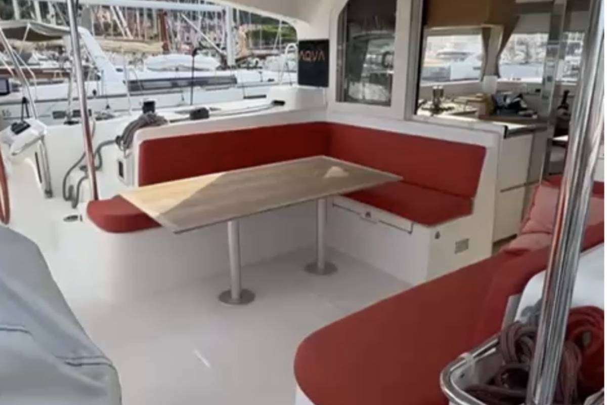CATAMARANO EXCESS 12