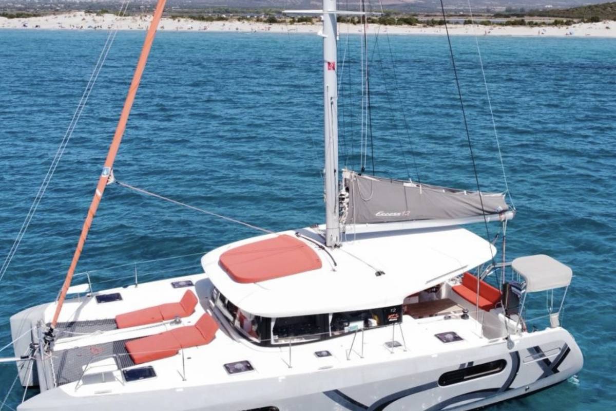 CATAMARANO EXCESS 12
