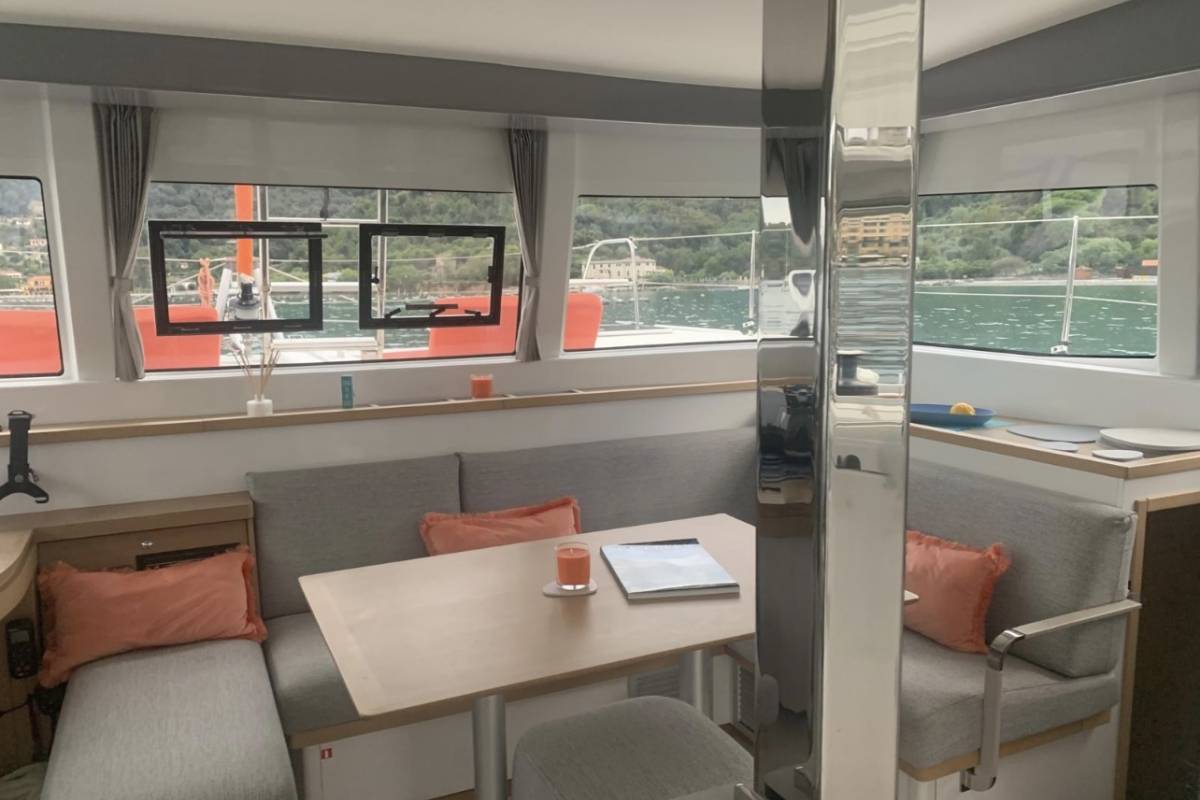 CATAMARANO EXCESS 12